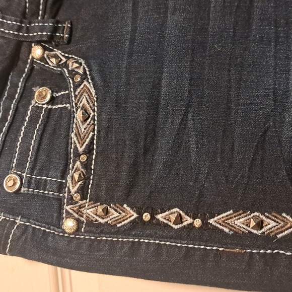 Ladies Suko Dark denim boot cut 👖 jeweled Pockets on the front & Back size 6 - Picture 2 of 7